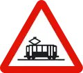 P-6Straßenbahn kreuzt