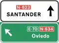 S-221aWegweiser zur Autobahn Autopista oder Autovia und einem anderen Ziel