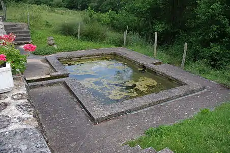 ehemaliger öffentlicher Waschplatz und Viehtränke