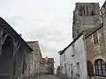 Kirche und Straßenzug im Ortskern