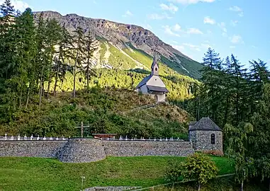 Annakapelle mit dem Friedhof Graun