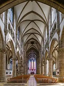 Innenraum, Blick zum Altar