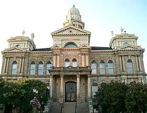 Belmont County Courthouse im historischen Distrikt von St. Clairsville, seit 1994 im NRHP gelistet