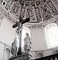 Die Gottesmutter Maria und der Apostel Johannes am Kreuz Jesu im Chor der Kathedrale