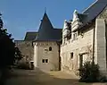Restauriertes Gebäude des Priorats