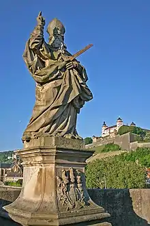 St.&nbsp;Kilian auf der Alten Mainbrücke und Feste Marienberg