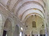 Rundtonne mit Gurten in Santa María del Naranco bei Oviedo, 1. Hälfte 9. Jh. n. Chr.