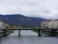 Staatsbrücke, im Hintergrund der Mozartsteg