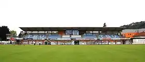 Haupttribüne mit VIP-Bereich