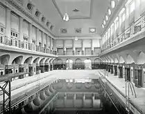 Herrenschwimmhalle (1916)