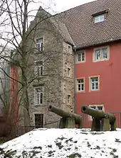Kanonen zwischen dem Festungswall und der Eulenburg, heute Museum Rinteln