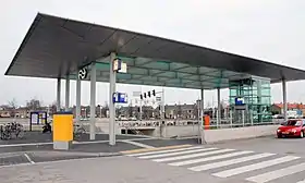 Der Bahnhofsvorplatz (2011)