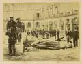 Statue von Napoléon I. nach dem Sturz der Vendôme-Säule, Paris 1871