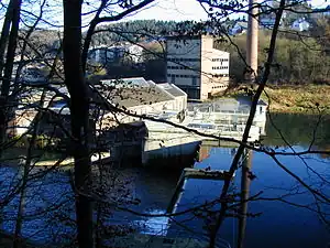 Wehr und Turbinenhaus der Staustufe Dahlhausen