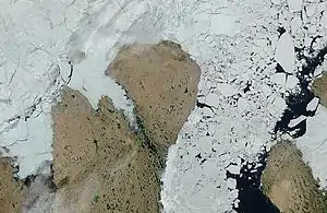 Satellitenbild von Stefansson Island mit dem Goldsmith Channel südwestlich davon