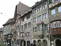 Häuserfassaden am Rathausplatz