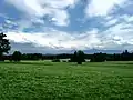 Quellgebiet des Steinbachs östlich von Obersöchering. Im Hintergrund erkennt man Heimgarten und Herzogstand.