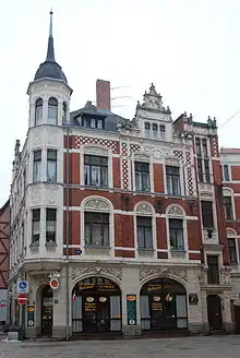 Wohn- und Geschäftshaus