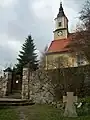 Barockkirche und mittelalterliches Steinkreuz in Naundorf