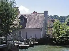 1.&nbsp;Zeugstätte (Gitterstickerei)