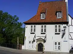 Zum Warturm/Storchennest, Straßenseite