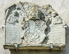 Wappenstein von Christoph Andreas von Spaur an der ehem. Bischofsburg in Straßburg