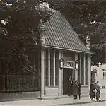 Straßenbahnwartehäuschen Volksgarten und Hinsenkampplatz