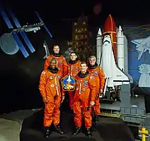 v. l. n. r. Vorne: Guion Bluford, Jr., James Voss; Hinten: David Walker, Robert Cabana, Michael Clifford