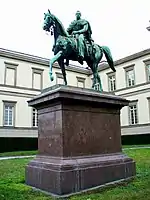 Bronzenes Reiterstandbild König Wilhelm I. von Württemberg, 1882–1884, Stuttgart, Vorhof der Alten Staatsgalerie