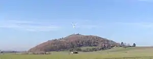 Der „Grüne Heiner“ im Herbst von weitem aus dem Industriegebiet Weilimdorf gesehen