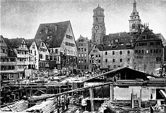 1374–1450, Enge Straße 6(durch ein weißes X markiert).