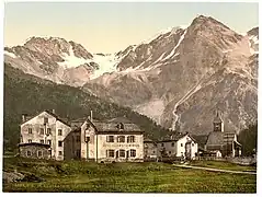 1906 mit der alten Pfarrkirche St. Gertraud