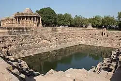 Tempelteich in Form eines Stufenbrunnens in Modhera, Gujarat