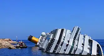 Die an Giglio halb gesunkene Costa Concordia(Juli 2012)