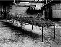 Susanne Kessler, Die Tafel (6m&nbsp;×&nbsp;1,20m&nbsp;×&nbsp;0,80m), 2005
