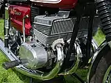 Motor mit Ram-Air-System oben auf den Zylindern