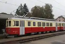 CFe 4/4 601 als Uhrmacherzug in Le Noirmont.
