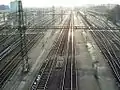 Blick über die Bahnsteige vor der Sanierung