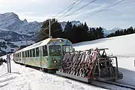 Zug mit Vorstellwagen bei  Villars-sur-Ollon Golf, 2010