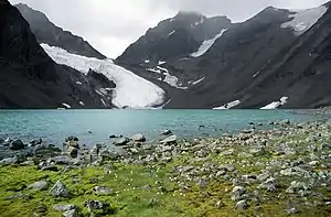 Der Talkessel von Tarfala (Kebnekaise-Gebiet) mit dem Kaskasapaktegletscher und dem Gipfel Kaskasapakte (2043&nbsp;m)