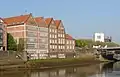 Die „Weserburg“; hinter der Bürgermeister-Smidt-Brücke die Brauerei Beck&nbsp;& Co. (InBev)