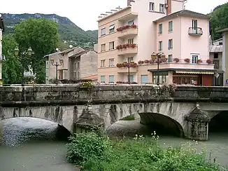 Brücke über die Albarine in Tenay
