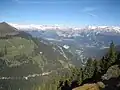 Sicht auf Tenna, Flims und Trin (vlnr).