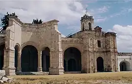 Capilla abierta und Kirchenfassade