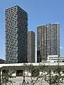 The One (links) als Teil des Gebäudekomplexes „The Marks“ mit Q-Tower (hinten) und Helio Tower (rechts)