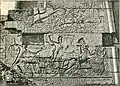 Ramses II. beim „Erschlagen der Feinde“ hinter Sethos I., Säulenhalle von Karnak
