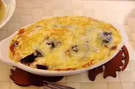 gratiniertes Auberginen-Tian, mit Käse gratiniert
