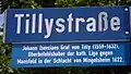 Straßenschild mit Geschichte