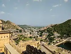 Blick vom Amber-Fort über den Ort