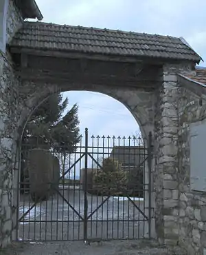 Eingangstor der Burg Schwartzenburg